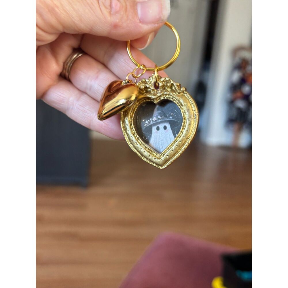 Ghost keychain - Picture 4 of 4